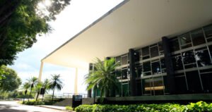 Leia mais sobre o artigo Entenda: STF volta a analisar pedidos de alvos da Lava Jato contra perda imediata de bens